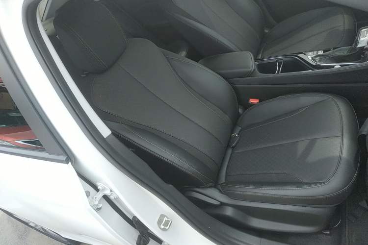 Used Buick Verano 2023 Pro Enjoyment Edition Right Front Seat