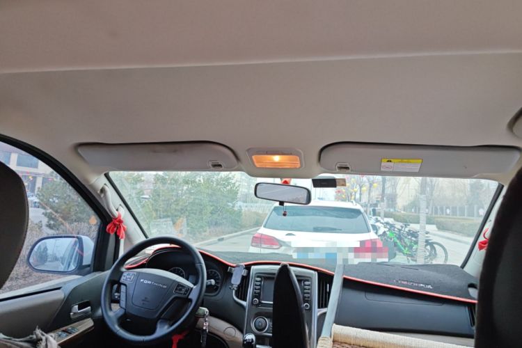 Used FORTHING Lingzhi PLUS 2021 Travel Edition 2.0L Manual Luxury 7-Seater
