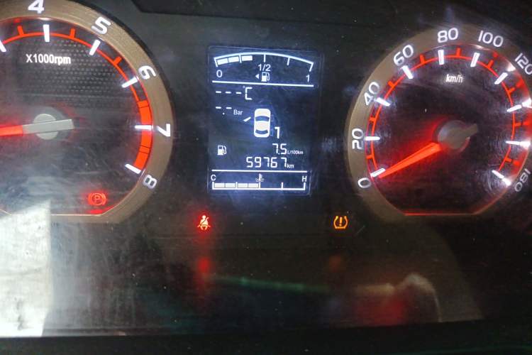 Used FORTHING Lingzhi 2019 Facelifted M5L 1.6L 7-Seater Base Model China VI Standard