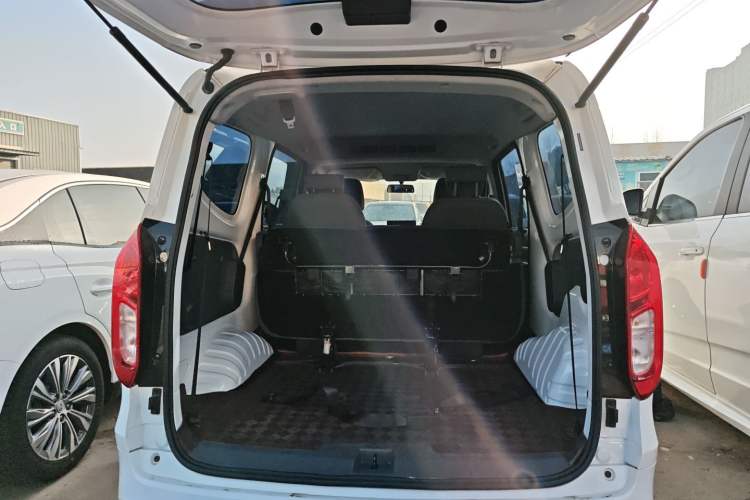 Used Wuling Hongguang New Energy 2025 Extended-Range Hybrid 50KM Comfort Version
