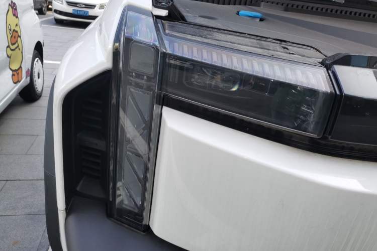 Used iCAR 03T 2024 520km Two-Wheel Drive Long-Range Version
