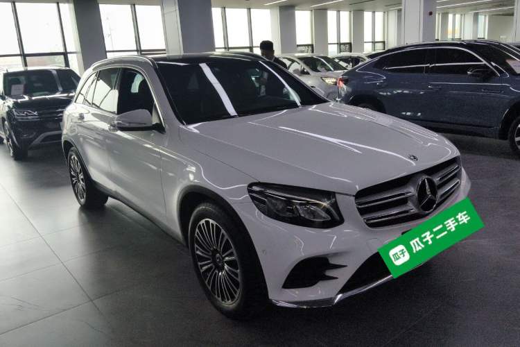 Used Mercedes-Benz GLC 2019 GLC 260 L 4MATIC Dynamic Model Front Right 45 Deg