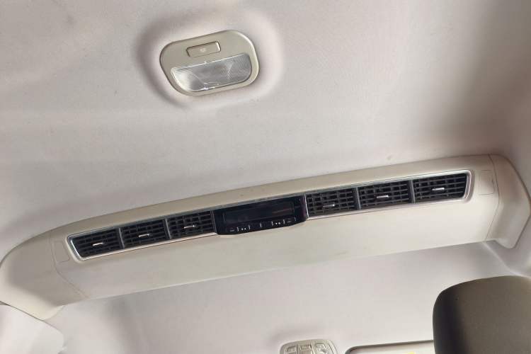 Used JAC Refine M4 2016 2.0L Manual Luxury Version
