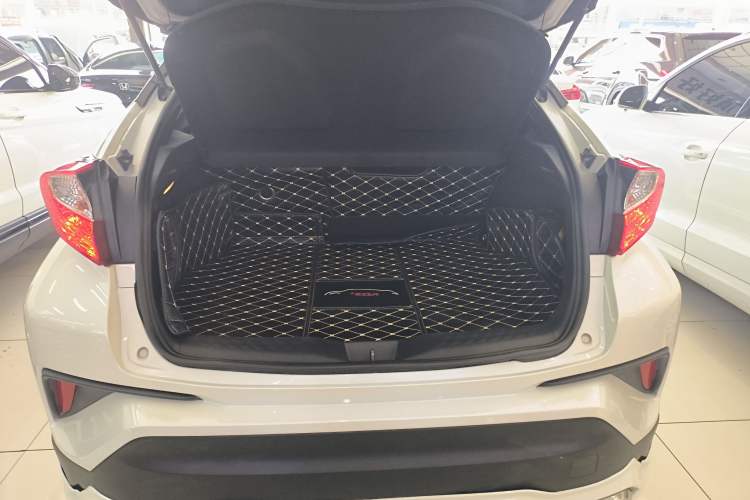 Used Toyota C-HR 2018 2.0L Leading Edition China VI