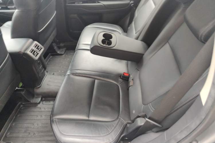 Used Mitsubishi Outlander 2019 2.4L 4x4 Zhi Xiang Edition 5 Seats China V Emission Standard Left Rear Seat