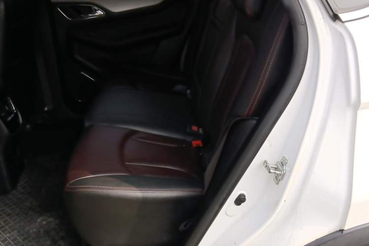 Used Baojun 560 2015 1.8L manual luxury version