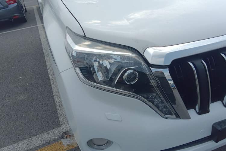 Used Toyota Prado 2014 4.0L Automatic TX-L Right Front Headlight
