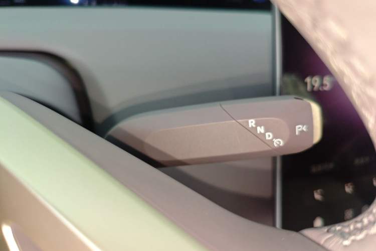 Used Avatr 12 2024 650 Three-Laser Four-Wheel Drive Performance Edition Gear Lever