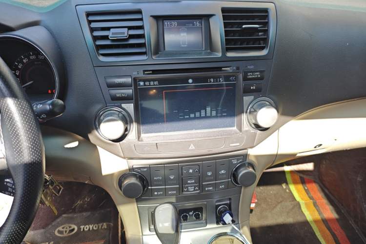 Used Toyota Highlander 2009 2.7L Two-Wheel Drive 7-Seater Luxury Edition