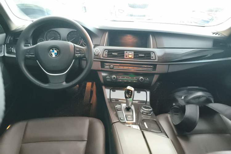 Used BMW 5 Series 2014 525Li Luxury Design Package
