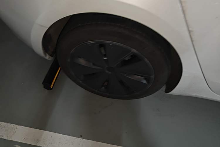 Used Tesla Model 3 2025 Model Revised Rear-Wheel-Drive Version
