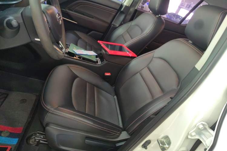 Used GAC Trumpchi GS3 2017 200T Automatic Luxury Edition Left Front Seat