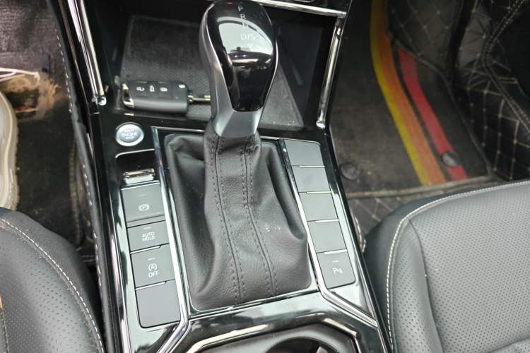 Used Volkswagen Passat 2025 Outstanding Model 330TSI Starry Elite Edition Gear Lever