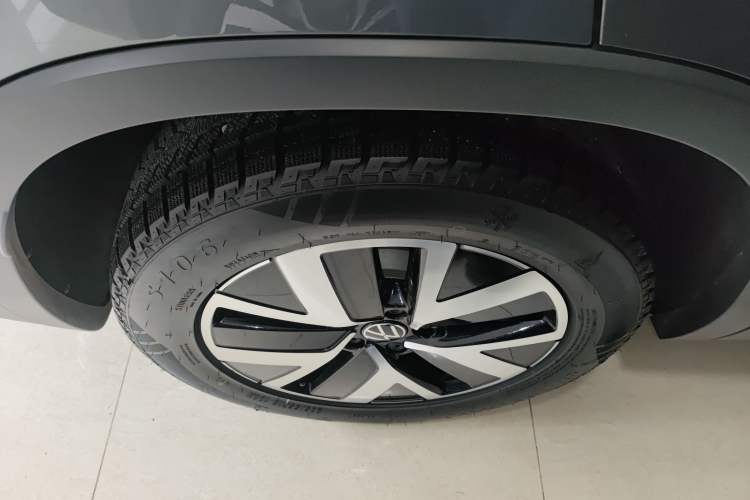 Used Volkswagen Tayron 2023 300TSI Two-Wheel-Drive Luxury Plus Advanced Edition Right Rear Wheel Hub