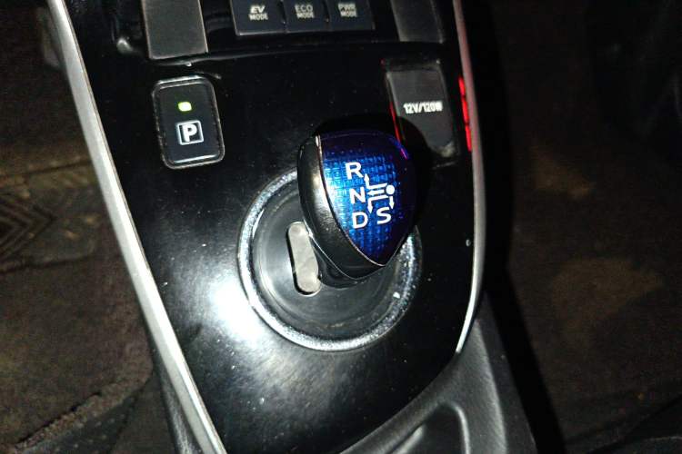 Used Toyota Corolla 2017 Revised Dual-Engine 1.8L E-CVT Elite Edition Gear Lever