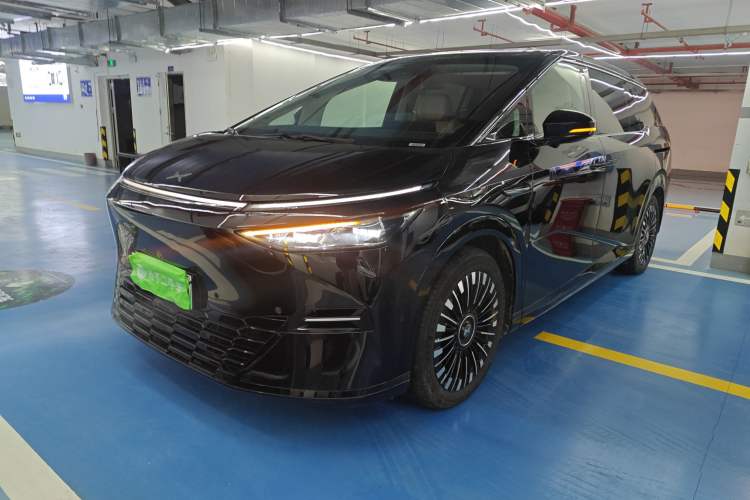 Used XPeng X9 2025 740 Ultra-Long Range Max