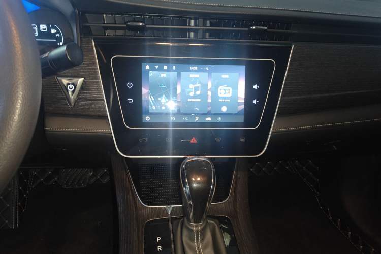 Used Venucia D60 2021 PLUS 1.6L XL CVT Yue Ling Edition
