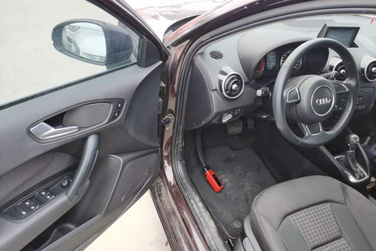 Used Audi A1 2014 30 TFSI Sportback Fashion Model Driver Seat