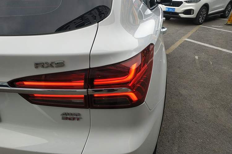 Used Roewe RX5 2016 30T Four-Wheel Drive Automatic Internet Smart Luxury Edition Exterior 3