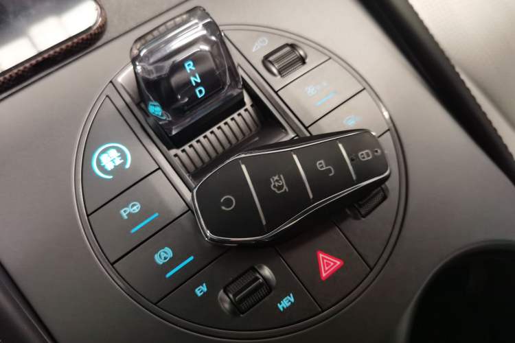 Used BYD Seal 06 New Energy 2025 DM-i Smart Drive 120KM Deluxe Model
