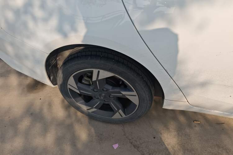 Used Geely Auto Emgrand L HiP 2024 Champion Edition 1.5TD-DHT Pro 100KM Excellence Model
