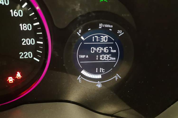 Used Honda Vezel 2016 1.8L CVT Front-Wheel Drive Pioneer Edition