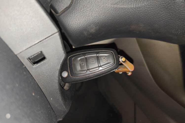 Used Ford Focus 2017 Sedan 1.6L Manual Comfort Plus SmartDrive Edition
