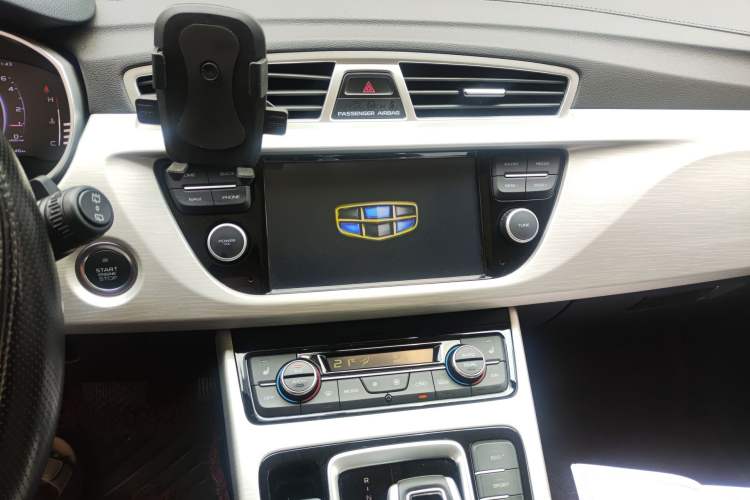 Used Geely Auto Emgrand X7 Sport 2020 1.8TD DCT Two-Wheel Drive Smart Connect 4G-Enabled Version Audio And AC Panel