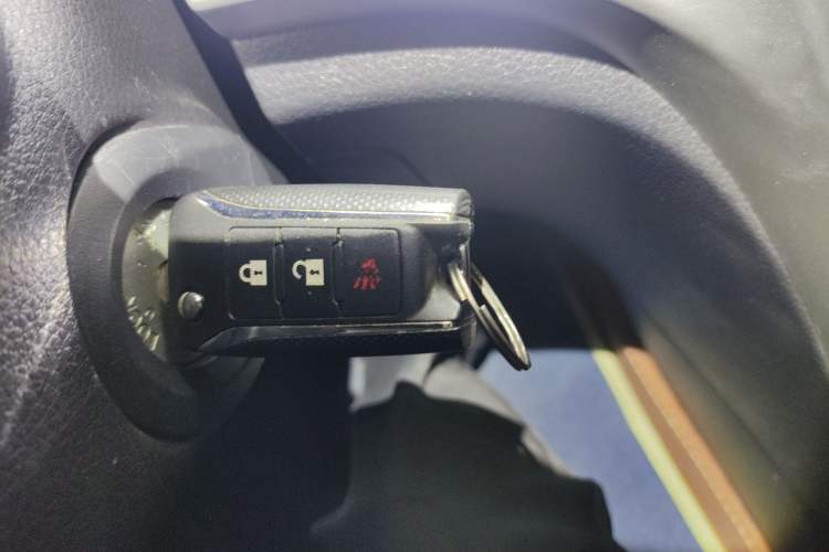 Used Venucia T70 2015 2.0L CVT Smart Edition
