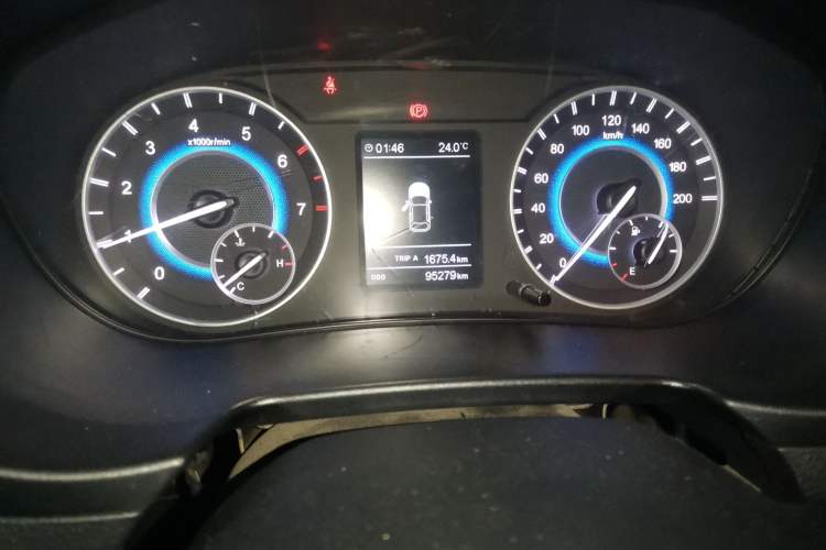 Used Dongfeng Fengon S560 2018 1.8L Manual Urban Model 5 Seats
