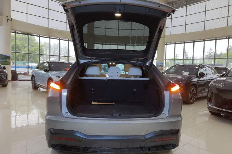 Used ONVO L60 2024 60 kWh Rear-Drive Version Trunk