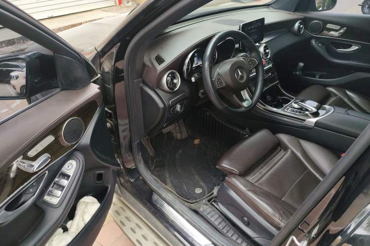 Used Mercedes-Benz GLC 2017 GLC 260 4MATIC Dynamic Edition Driver Seat