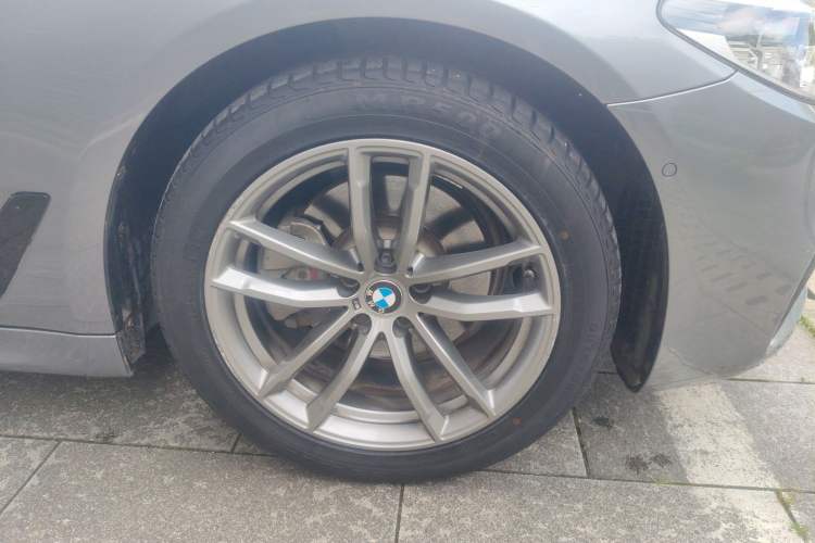 Used BMW 5 Series 2020 525i M Sport Package Right Front Wheel Hub