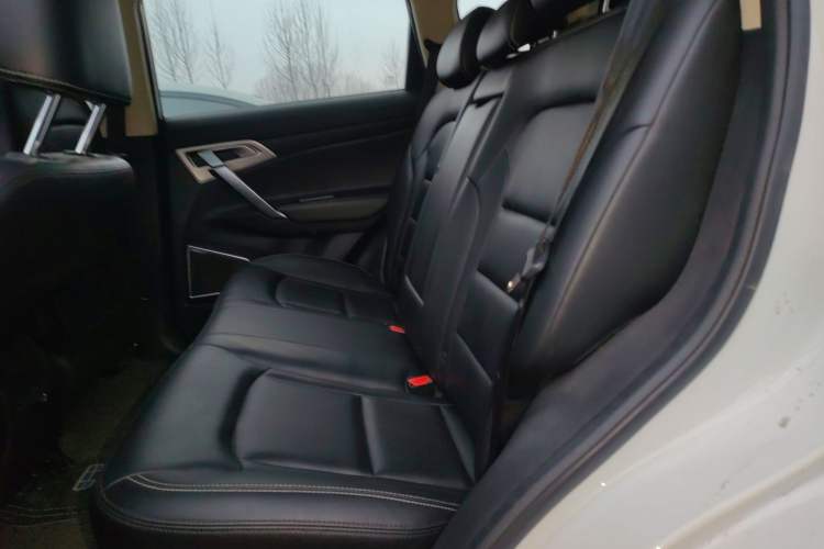 Used Geely Auto Emgrand X7 Sport 2016 2.0L Manual ZhiShang Version
