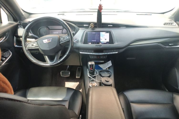 Used Cadillac XT4 2018 28T 4x4 Leading Sport Model