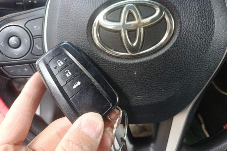 Used Toyota Levin 2019 Dual-Engine 1.8H E-CVT Luxury Edition China VI Standard Vehicle Key