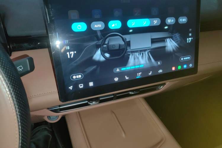 Used CHANGAN UNI-Z New Energy 2024 Blue Whale Smart Electric iDD 125km Beyond Edition Audio And AC Panel