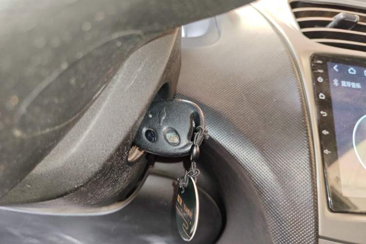 Used Chevrolet Sail 2013 Sedan 1.4L Manual Ideal Happiness Edition Interior 1