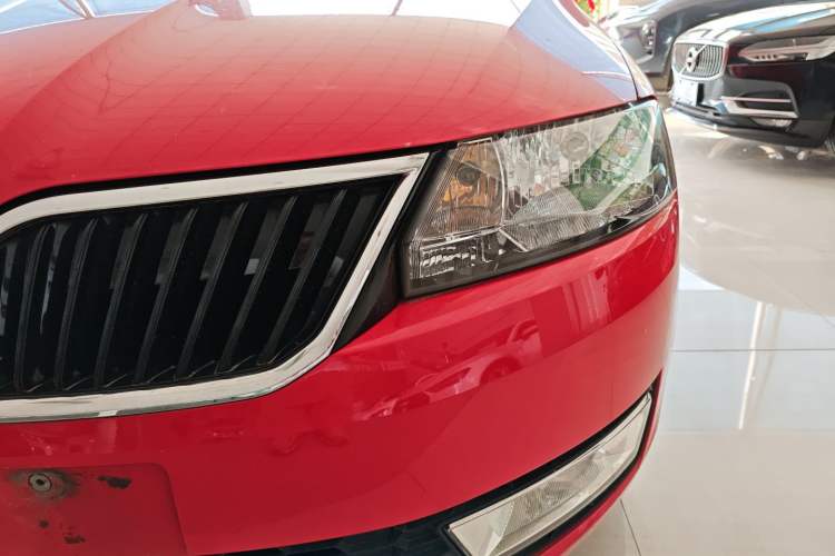 Used Skoda Rapid Spaceback 2014 1.6L Automatic Enjoyment Edition Left Front Headlight