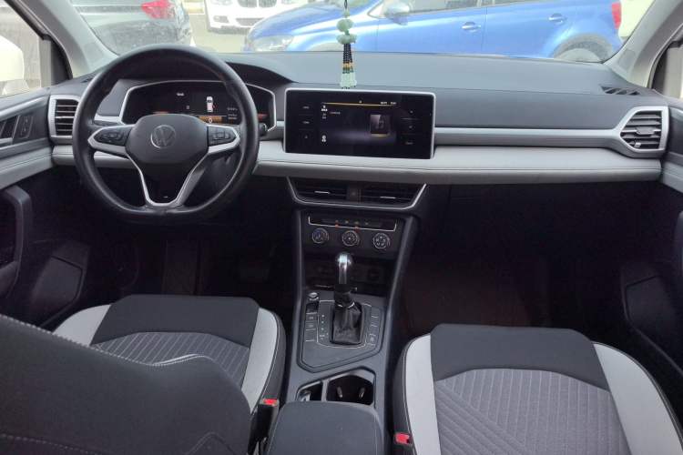 Used Volkswagen Tharu 2023 300TSI Two-Wheel-Drive Crescent Edition
