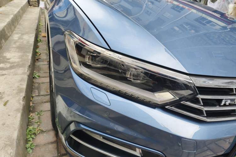 Used Volkswagen Variant 2016 380TSI Two-Wheel Drive R-Line Version
