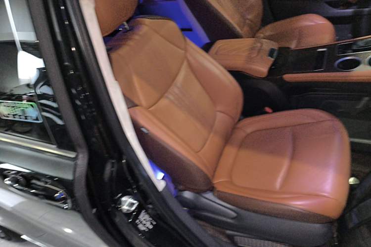 Used Toyota SIENNA 2021 2.5L Hybrid Comfort Edition Right Front Seat