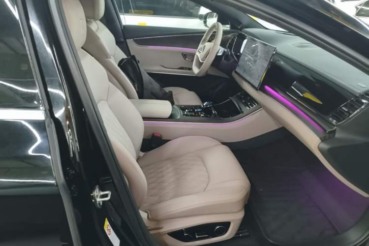 Used BYD Han 2025 EV with 701 km of Laser Radar-Enabled Intelligent Driving