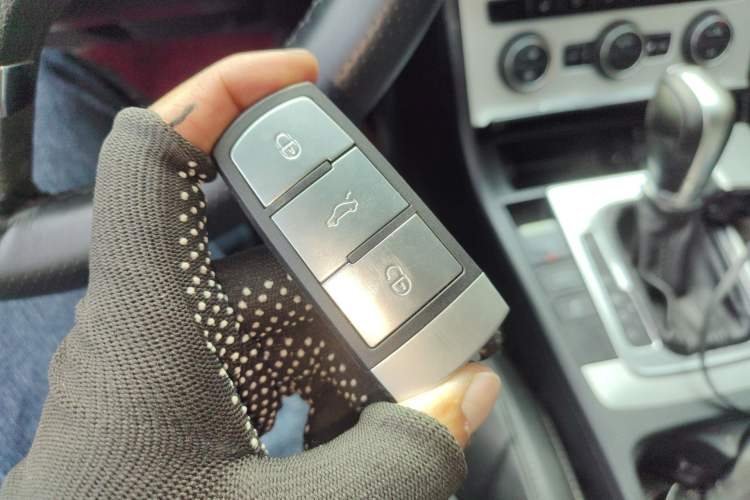 Used Volkswagen Magotan 2013 2.0 TSI Luxury Model Vehicle Key