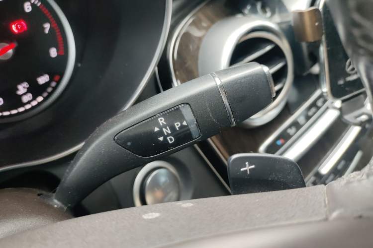 Used Mercedes-Benz GLC 2016 GLC 260 4MATIC Luxury Model