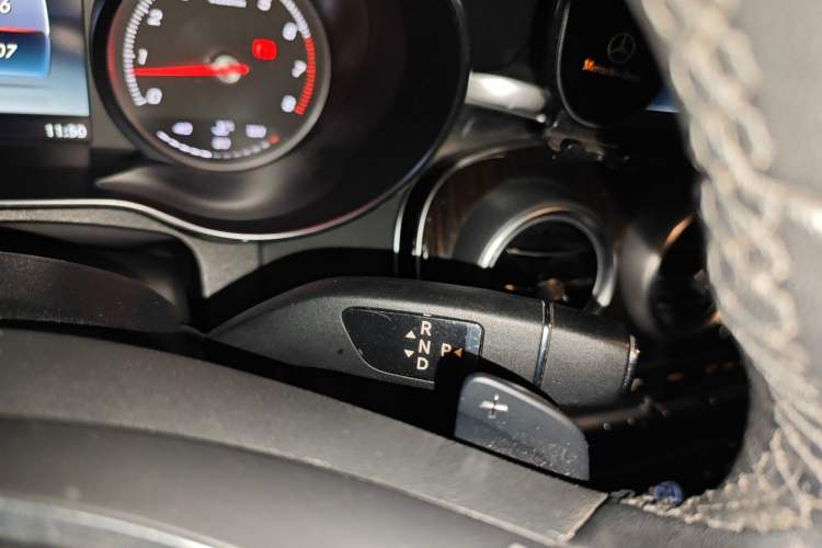 Used Mercedes-Benz C-Class 2017 Facelifted C 180 L Stylish Edition Gear Lever