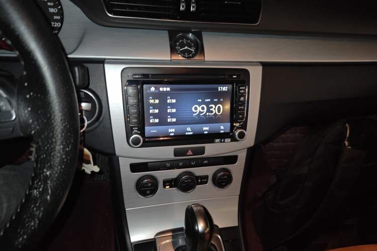 Used Volkswagen Magotan 2015 1.8TSI Advanced Model Audio And AC Panel