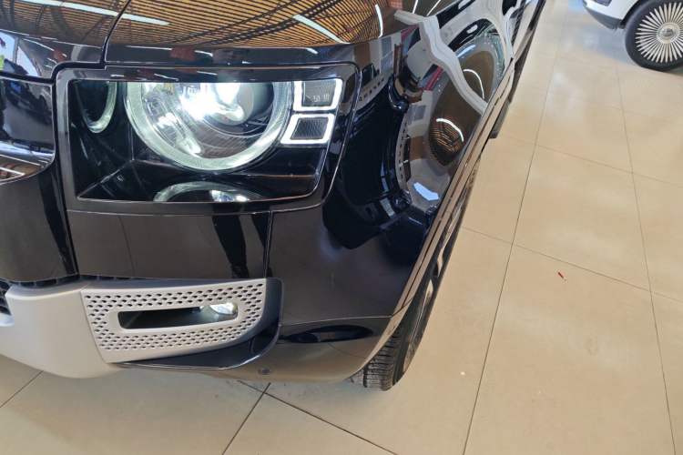 Used Land Rover Defender 2023 Facelift 90 3.0T P400 XS