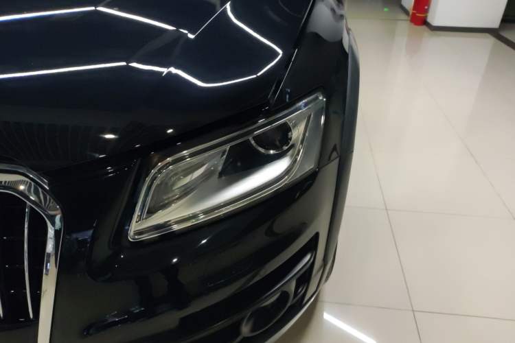 Used Audi Q5 2017 Plus 40 TFSI Technology Model