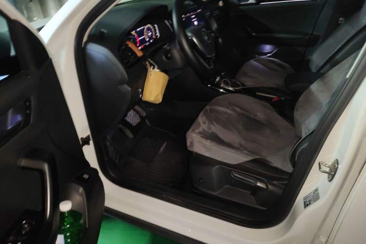 Used Volkswagen T-ROC 2021 280TSI DSG Two-Wheel Drive Comfort Connect Edition Driver Seat